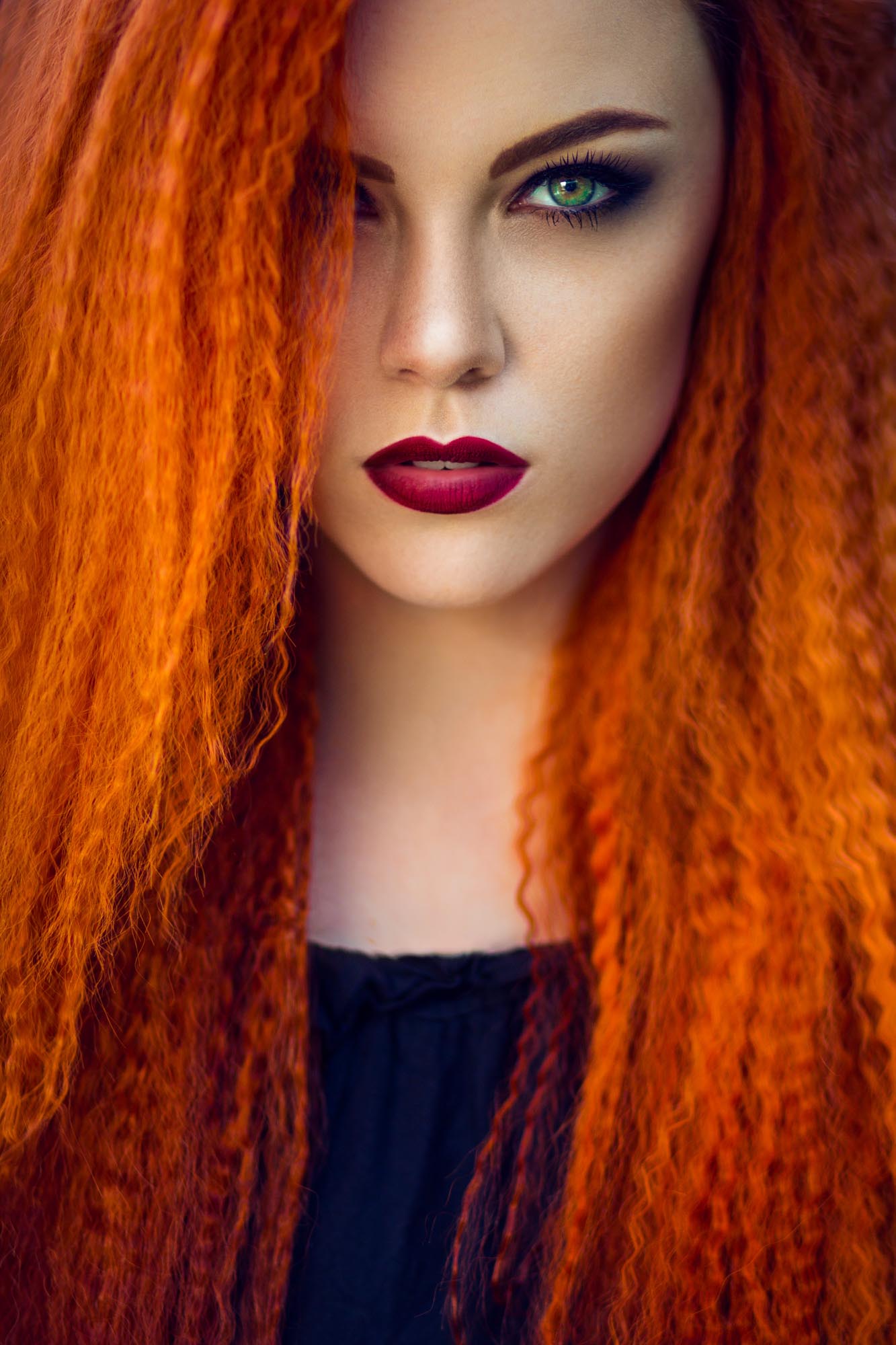 Красивая девушка с рыжими волосами. Zara Axeronias.